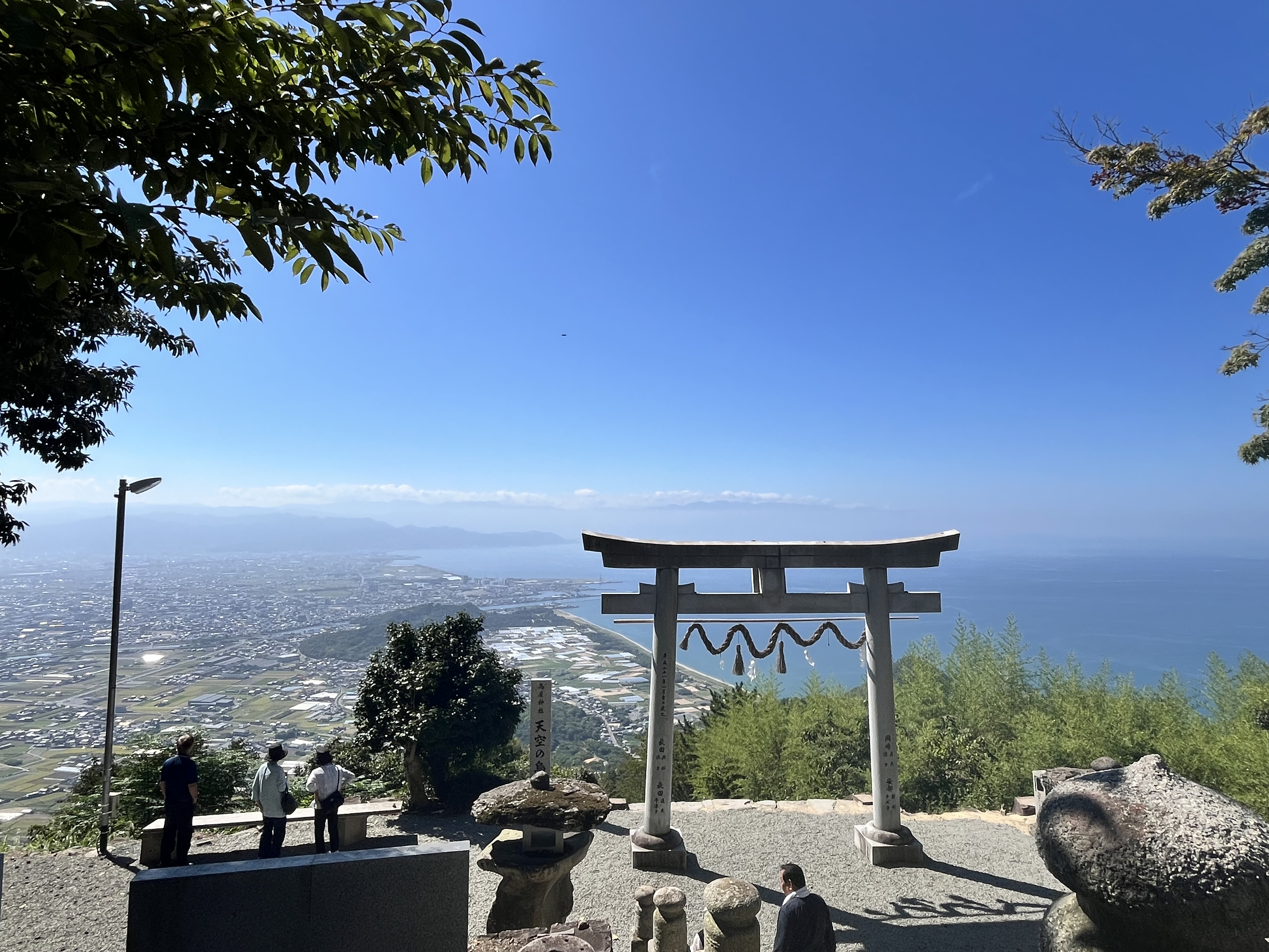 上から眺めると…