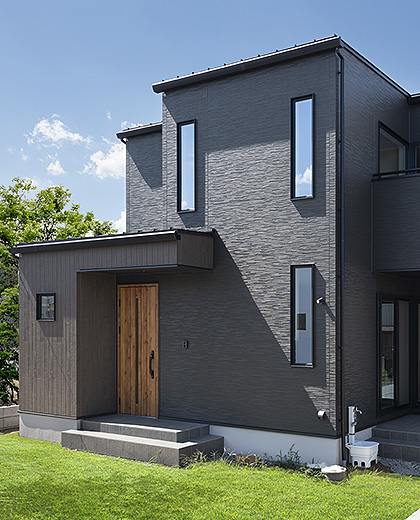 住宅の美しさを守る高耐久のサイディング外壁