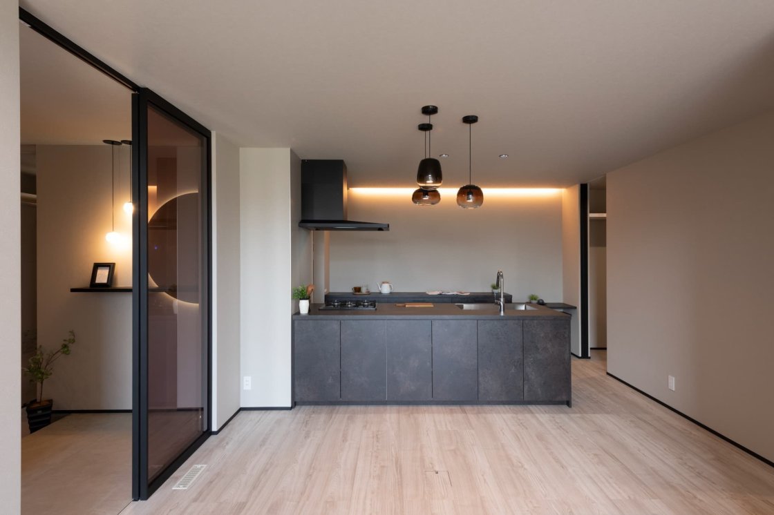 グラフテクトのペニンシュラ型のキッチン。