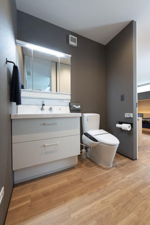 1F洗面とトイレ