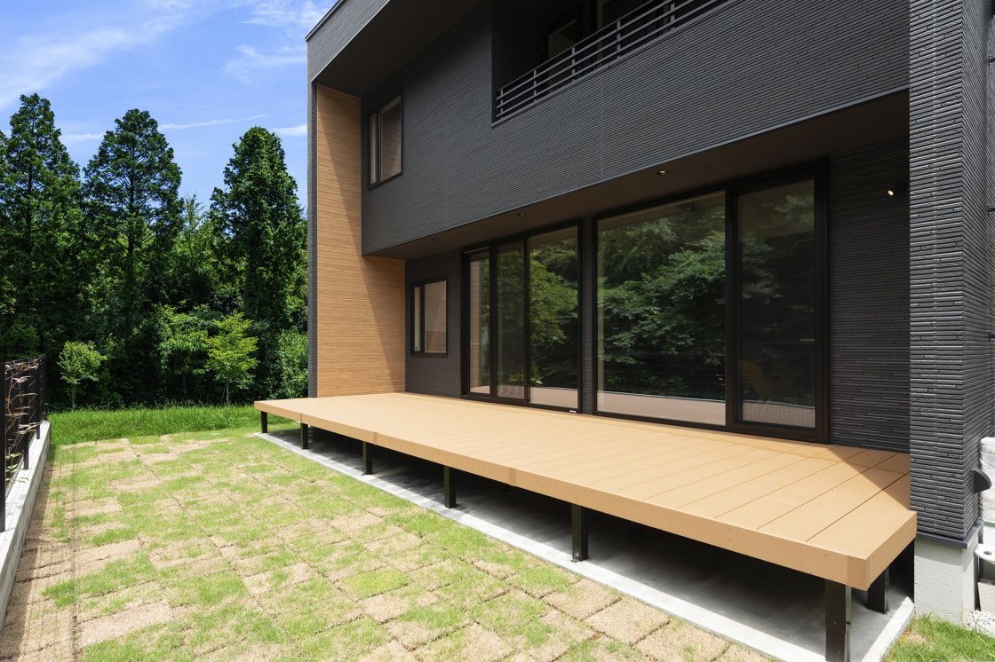 広々ウッドデッキ