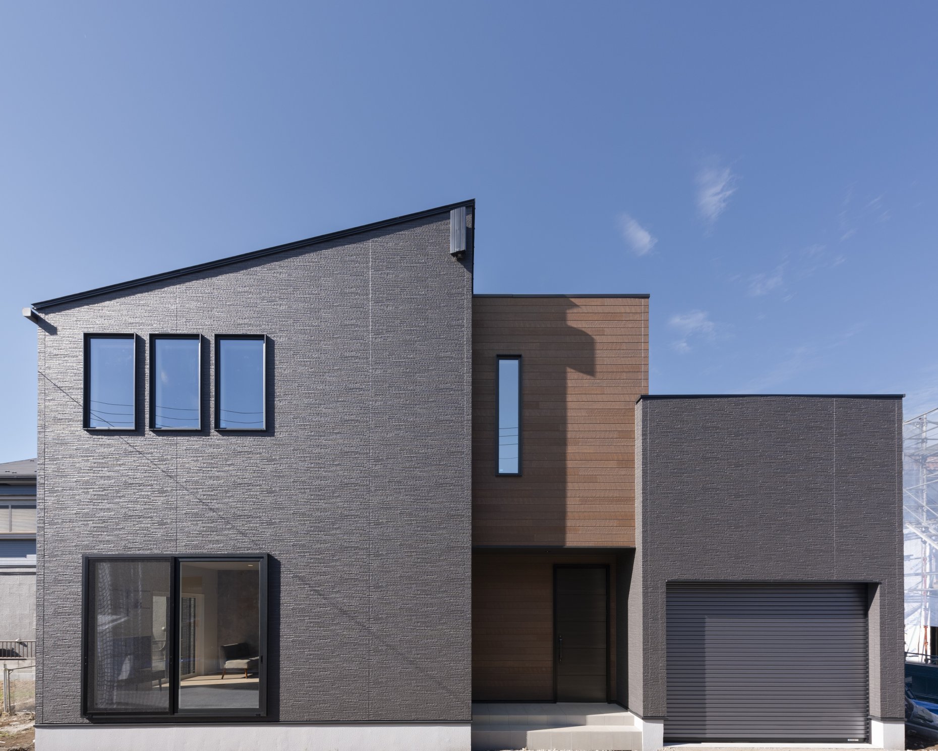 暮らしも仕事も加速する効率的なガレージハウス