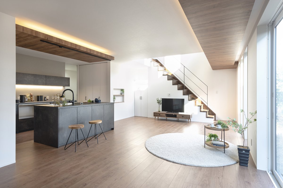 リビング階段と吹き抜けのあるLDK。