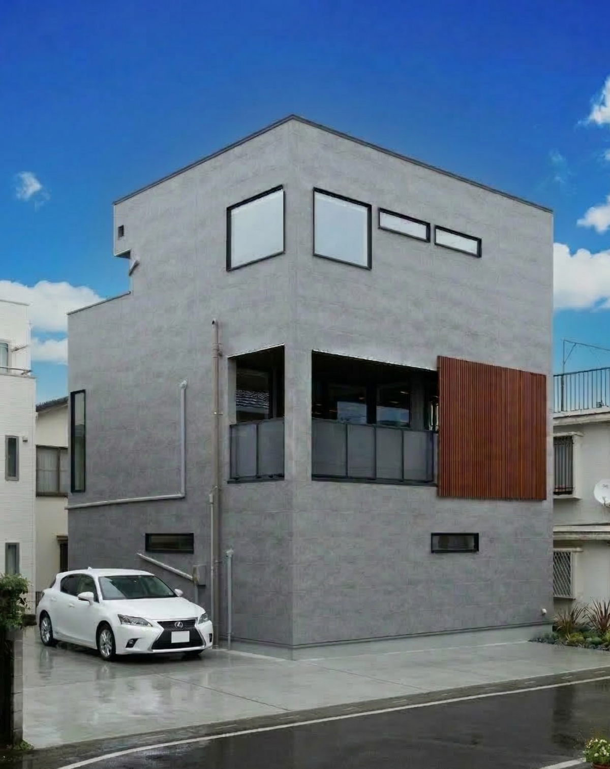 3階建て。インナーバルコニー。ルーバー。