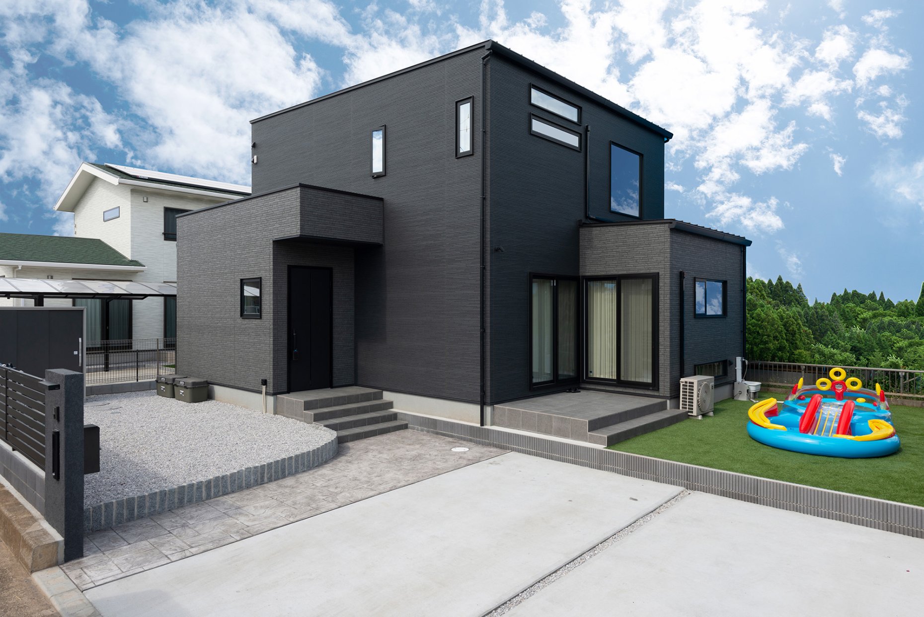 開放感のある超高性能な吹き抜けのあるお家