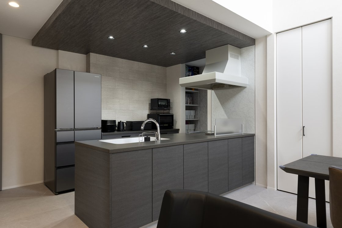 ブラックで統一されたキッチン