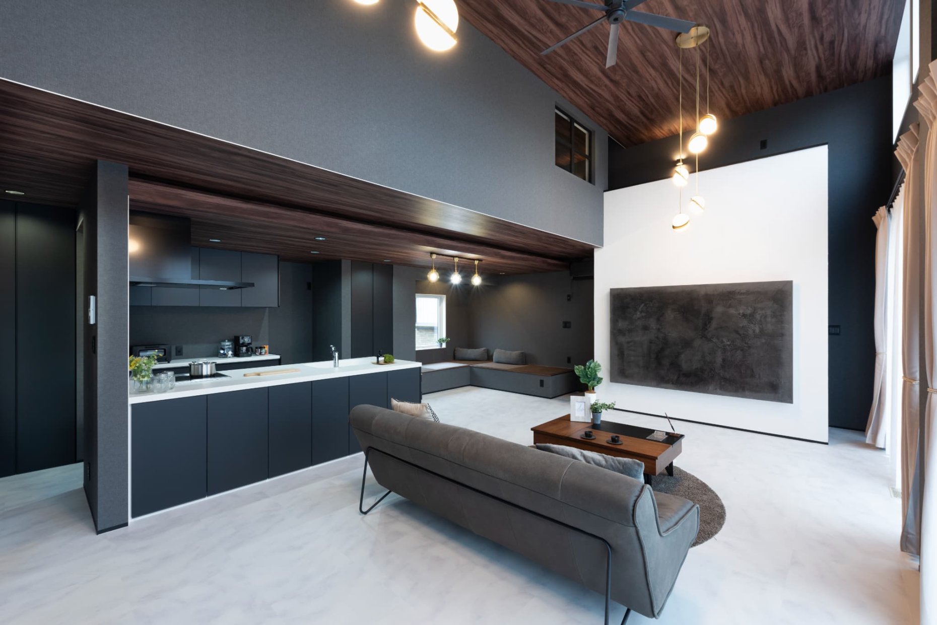 360°どこを見ても美しい、集まりたくなるハーフ吹き抜けのある住まい