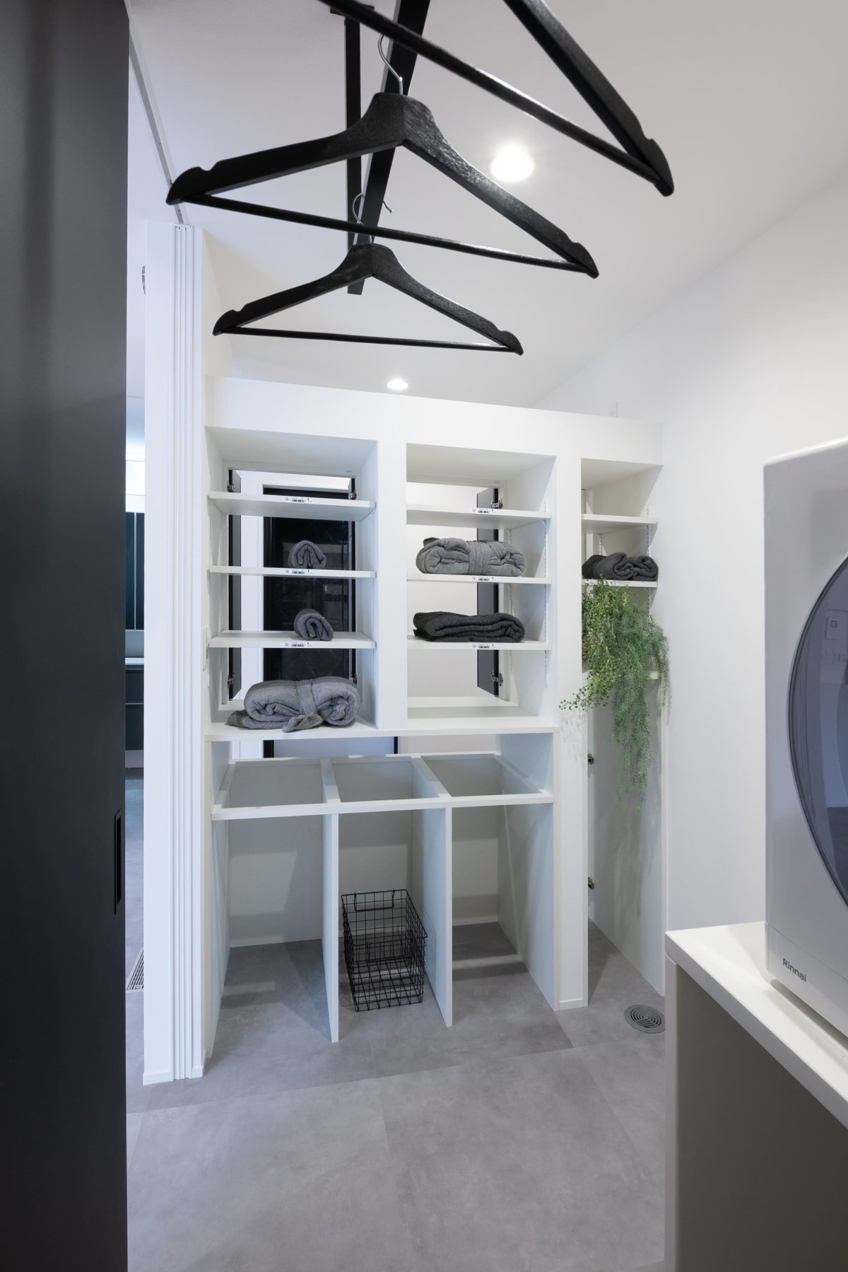 ランドリーシューター。ランドリールーム。乾太くん。洗濯家事。時短。